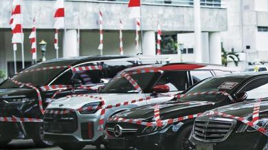 potret-5-mobil-mewah-kasus-riza-chalid-yang-disita-kejagung-1754374463261_169.jpeg